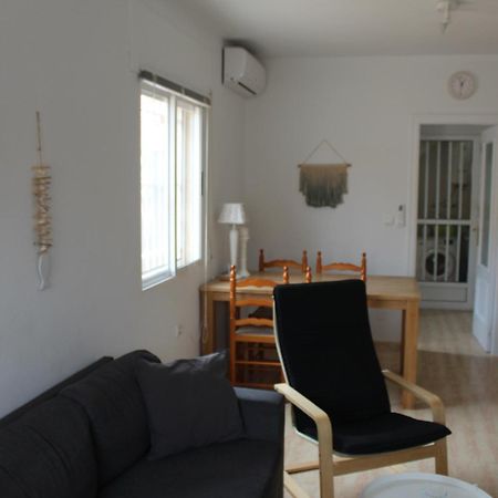 Bungalow With 2 Bedrooms And Roof Terrace In The Center Of La Zenia. Free Wifi. 奥里韦拉 外观 照片
