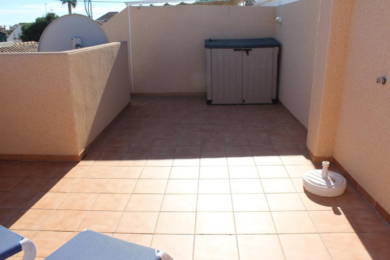 Bungalow With 2 Bedrooms And Roof Terrace In The Center Of La Zenia. Free Wifi. 奥里韦拉 外观 照片