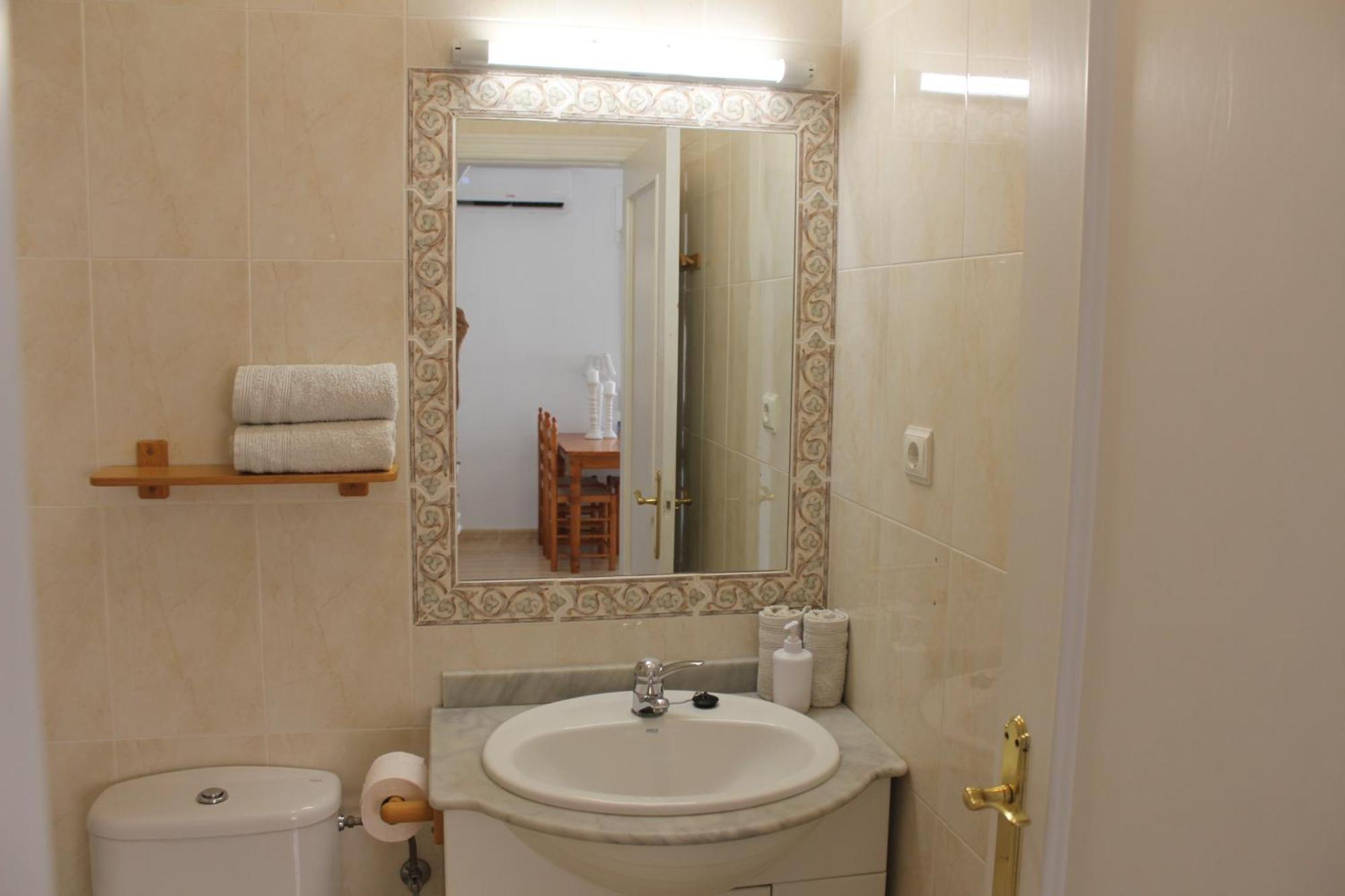 Bungalow With 2 Bedrooms And Roof Terrace In The Center Of La Zenia. Free Wifi. 奥里韦拉 外观 照片
