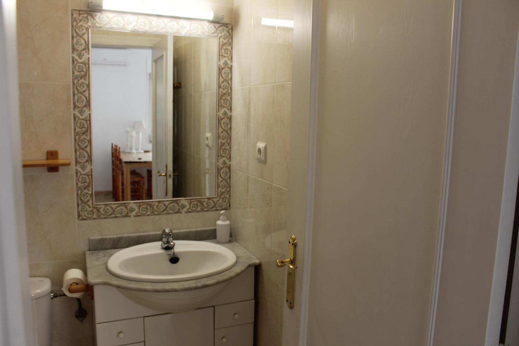 Bungalow With 2 Bedrooms And Roof Terrace In The Center Of La Zenia. Free Wifi. 奥里韦拉 外观 照片