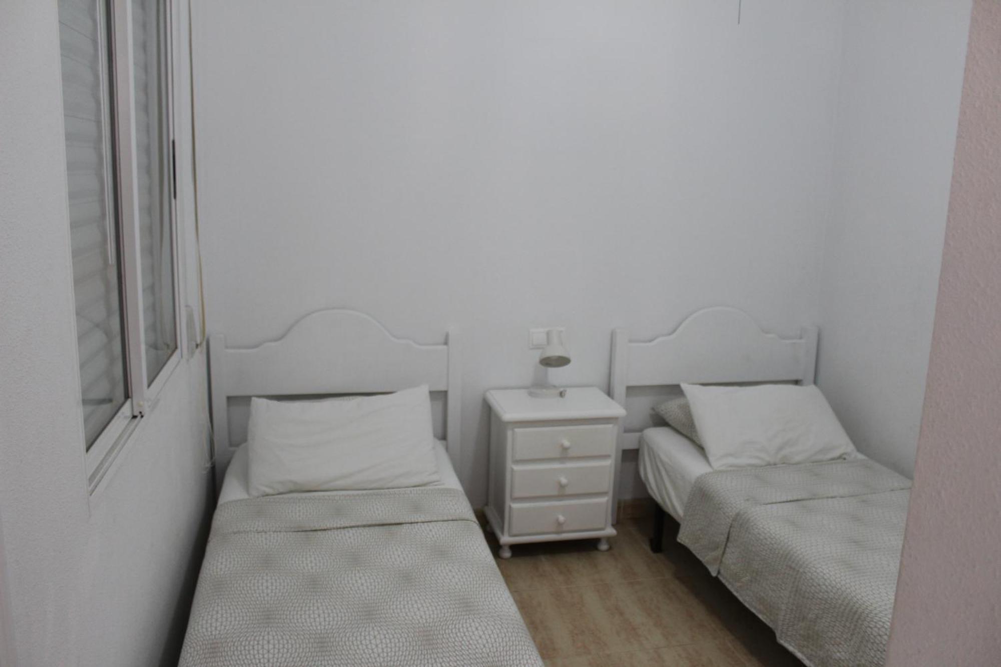 Bungalow With 2 Bedrooms And Roof Terrace In The Center Of La Zenia. Free Wifi. 奥里韦拉 外观 照片