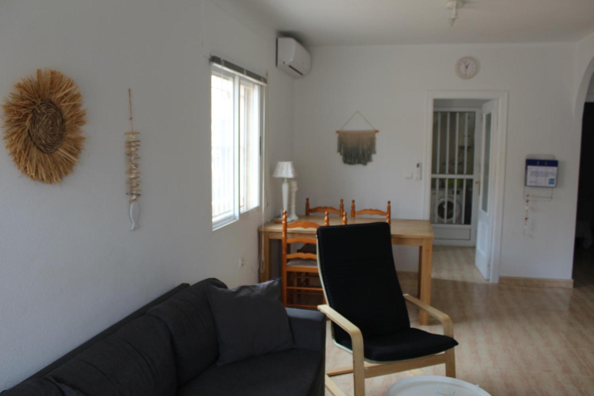Bungalow With 2 Bedrooms And Roof Terrace In The Center Of La Zenia. Free Wifi. 奥里韦拉 外观 照片